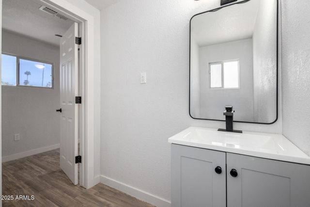 2050 W DUNLAP Avenue D42, Phoenix, AZ 85021