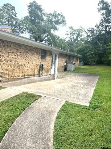 219 Powell, Tyler, TX 75703