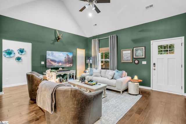 13 Pasadena Avenue, Greenville, SC 29605