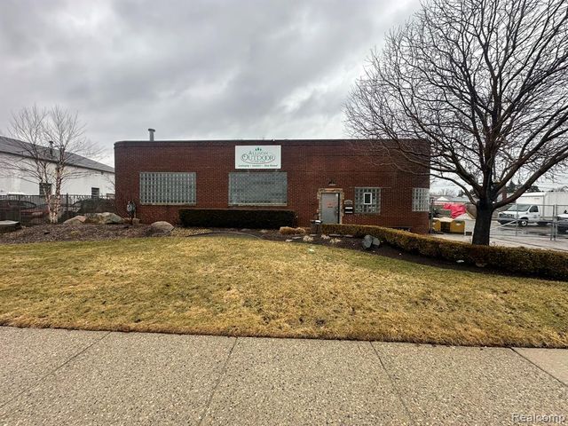 17331 Stephens Drive, Eastpointe, MI 48021