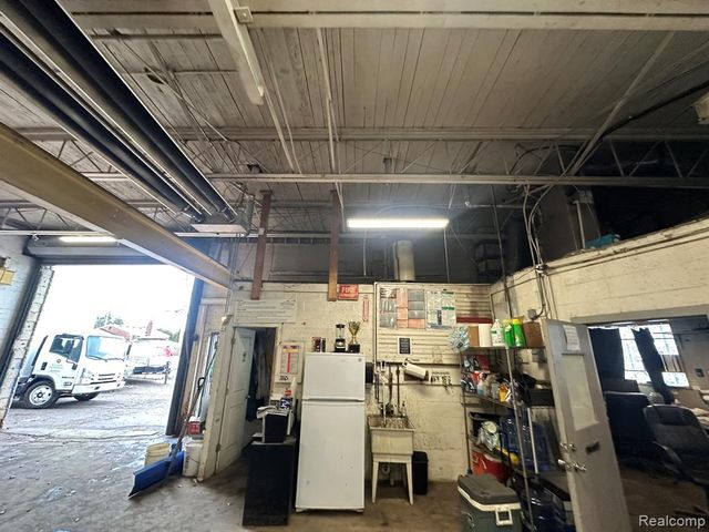 17331 Stephens Drive, Eastpointe, MI 48021