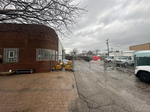 17331 Stephens Drive, Eastpointe, MI 48021