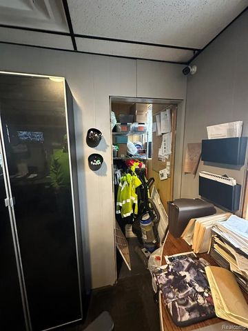 17331 Stephens Drive, Eastpointe, MI 48021