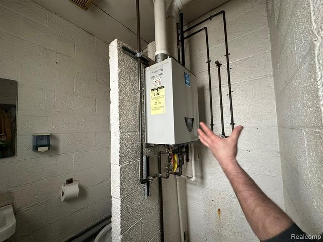 17331 Stephens Drive, Eastpointe, MI 48021