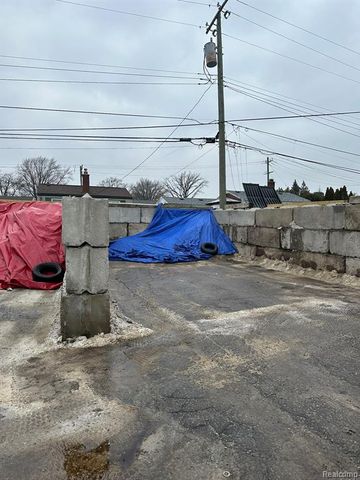 17331 Stephens Drive, Eastpointe, MI 48021