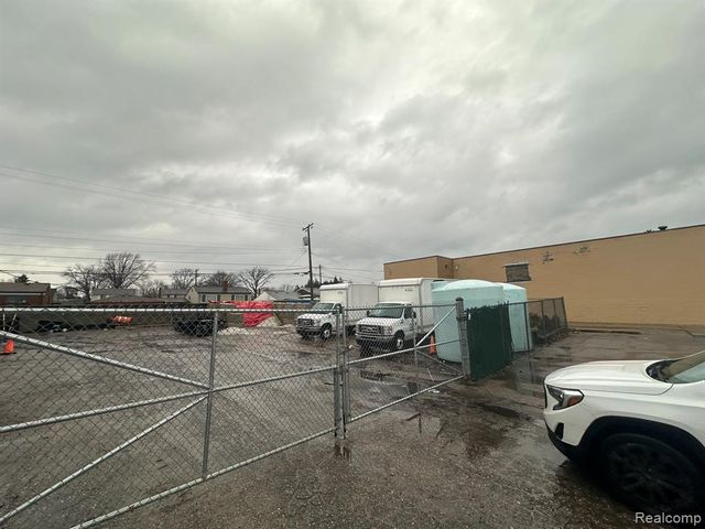 17331 Stephens Drive, Eastpointe, MI 48021