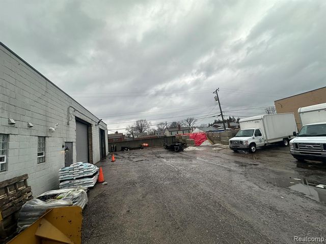 17331 Stephens Drive, Eastpointe, MI 48021