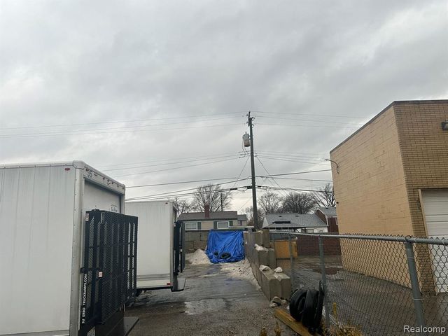 17331 Stephens Drive, Eastpointe, MI 48021