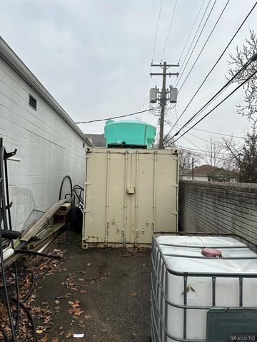 17331 Stephens Drive, Eastpointe, MI 48021