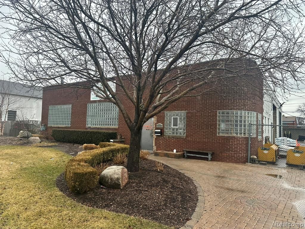 17331 Stephens Drive, Eastpointe, MI 48021