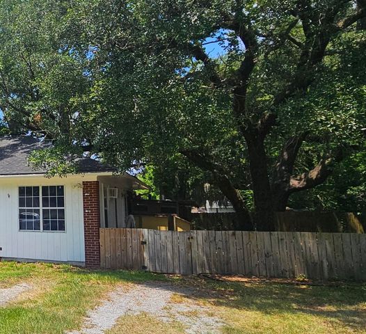 2446 Cherokee Hall Lane, Charleston, SC 29414