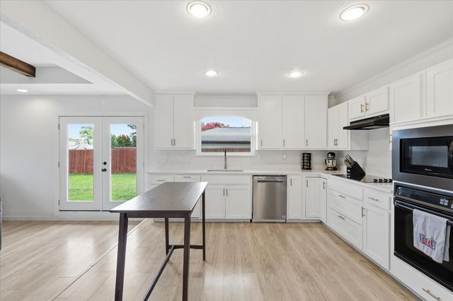 1513 Chisolm Trail, Lewisville, TX 75077