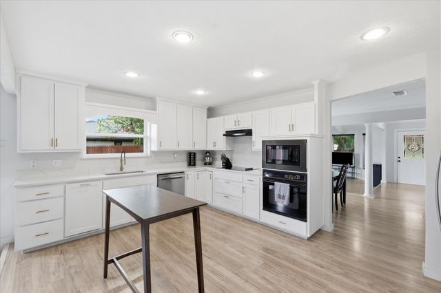 1513 Chisolm Trail, Lewisville, TX 75077