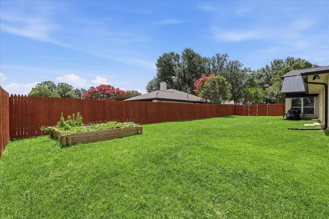 1513 Chisolm Trail, Lewisville, TX 75077