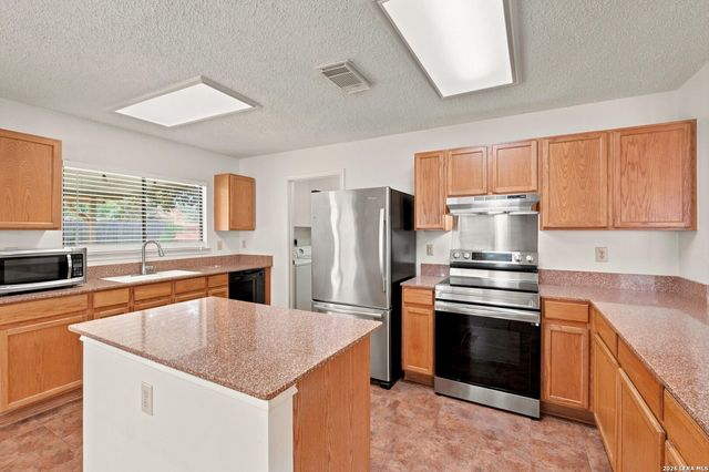 10411 Westfield Pl, San Antonio, TX 78240