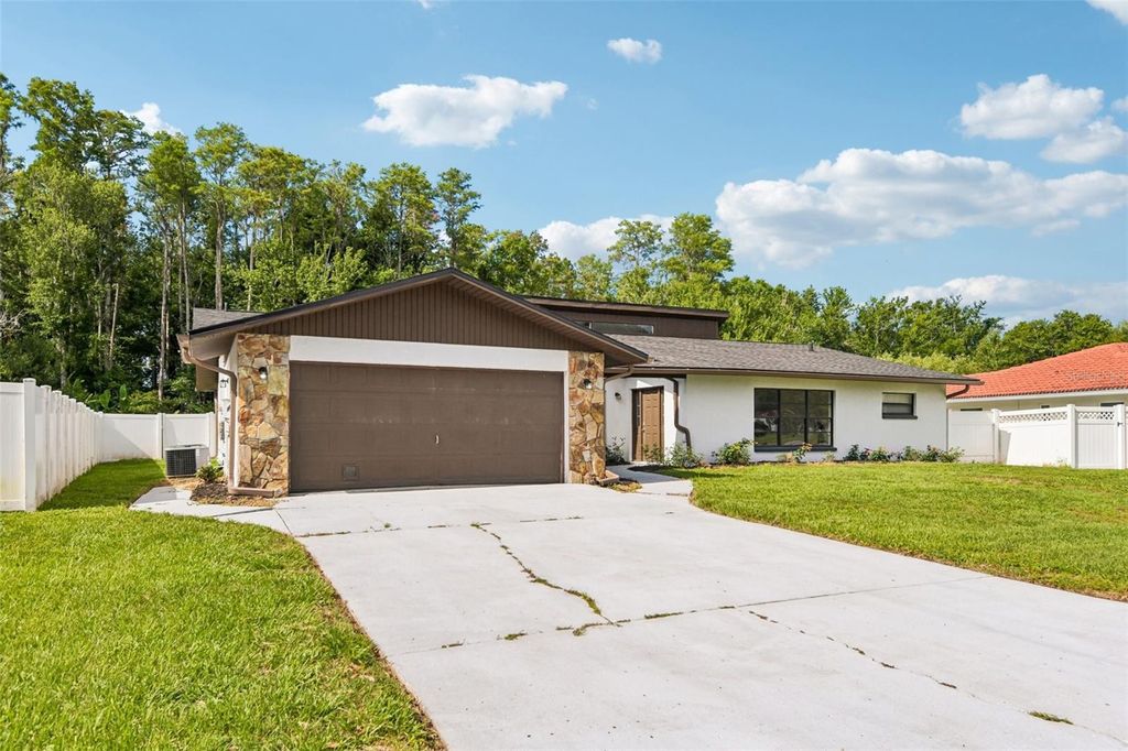 4545 DEBBIE LANE, Lutz, FL 33559