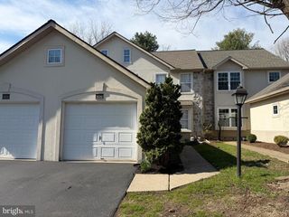 606 CRESTGATE PL, Millersville, PA 17551