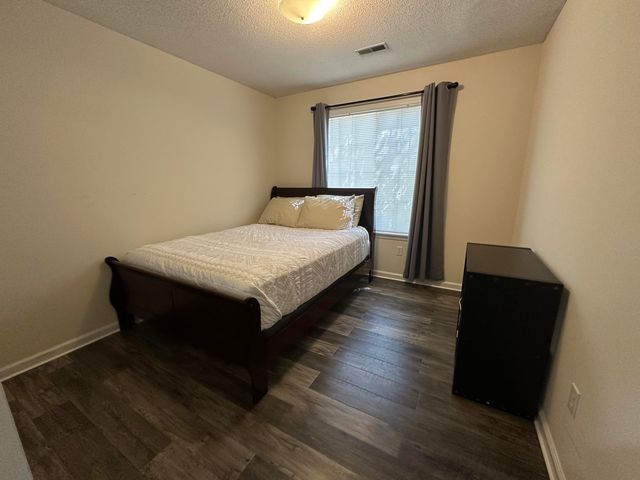 803 AMES DR, Columbia, MO 65201