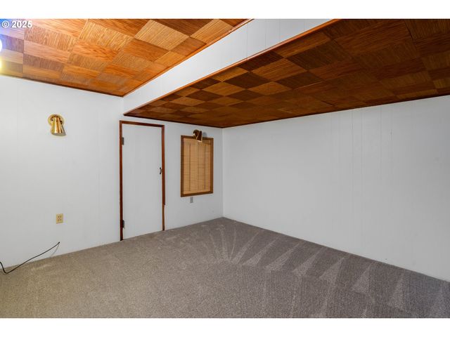 11529 Ne FARGO St, Portland, OR 97220