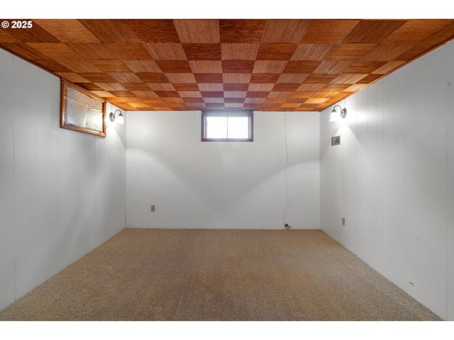 11529 Ne FARGO St, Portland, OR 97220