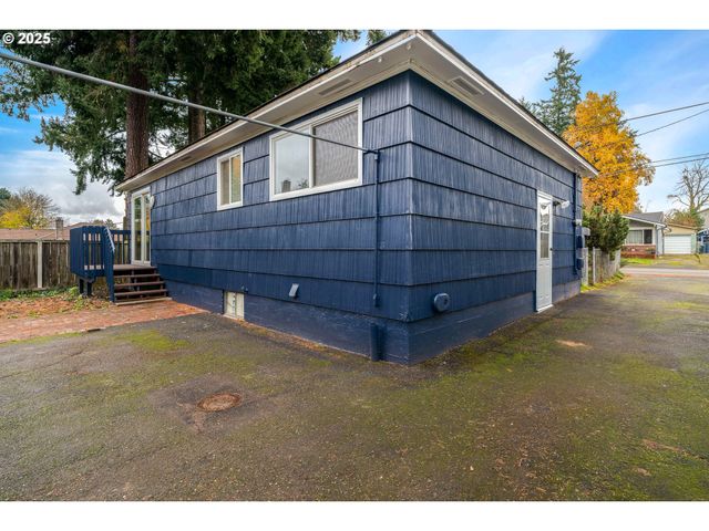 11529 Ne FARGO St, Portland, OR 97220
