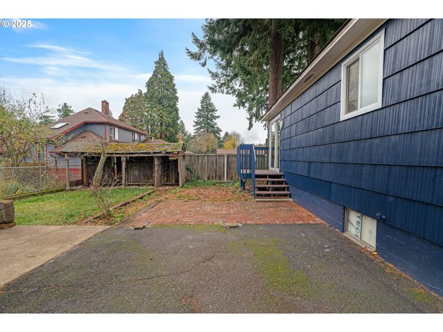 11529 Ne FARGO St, Portland, OR 97220