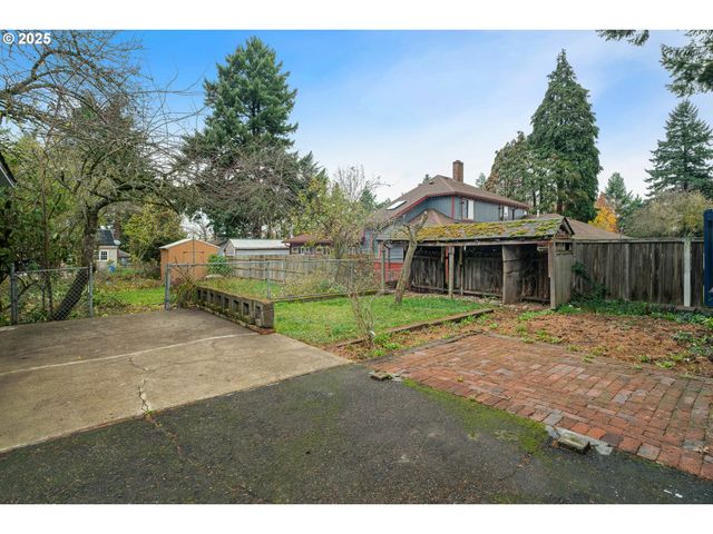 11529 Ne FARGO St, Portland, OR 97220