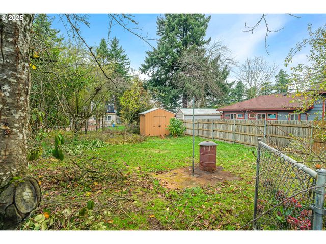 11529 Ne FARGO St, Portland, OR 97220