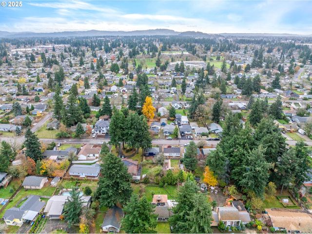 11529 Ne FARGO St, Portland, OR 97220