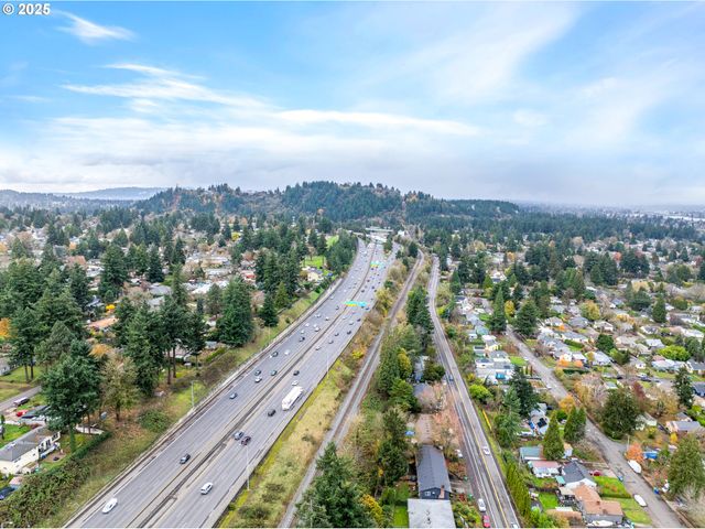 11529 Ne FARGO St, Portland, OR 97220