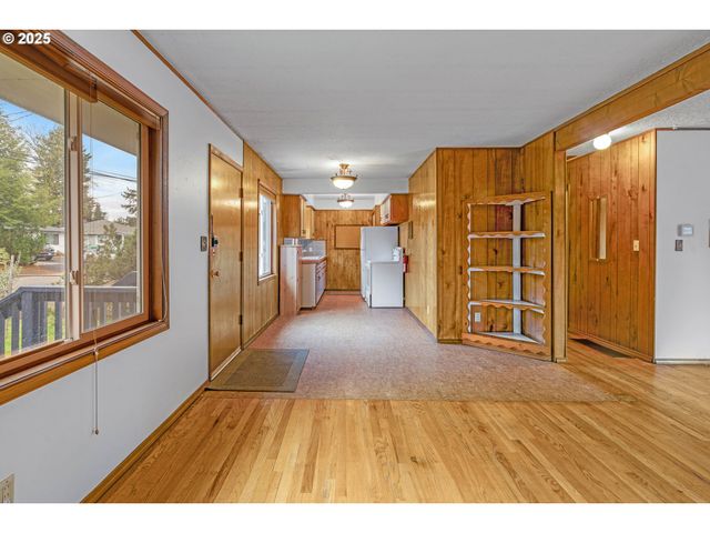 11529 Ne FARGO St, Portland, OR 97220