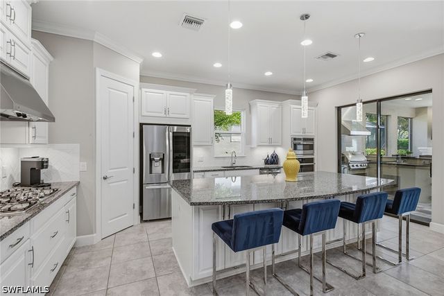 9630 Campanile CIR, Naples, FL 34114