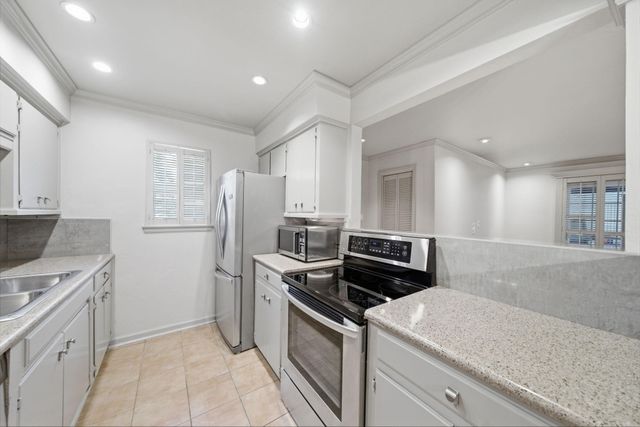 2744 Briarhurst Drive 51, Houston, TX 77057