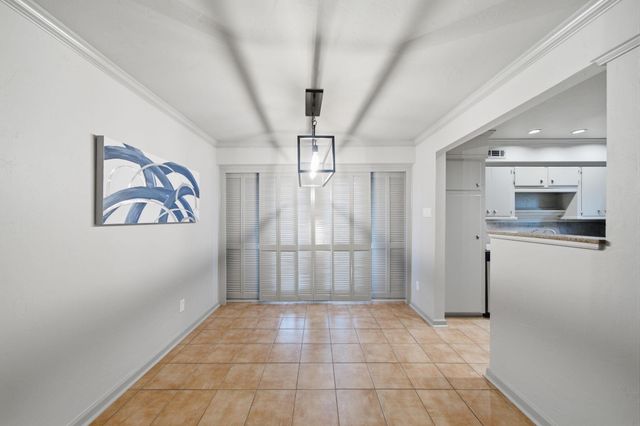 2744 Briarhurst Drive 51, Houston, TX 77057