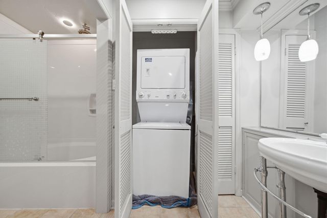 2744 Briarhurst Drive 51, Houston, TX 77057