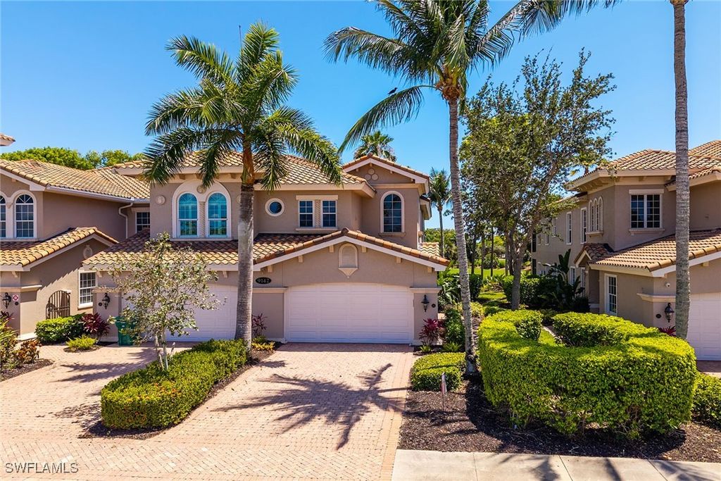 9142 Cherry Oaks LN 202, Naples, FL 34114