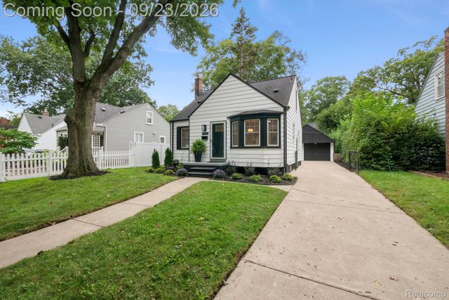 1035 N Vermont Avenue, Royal Oak, MI 48067