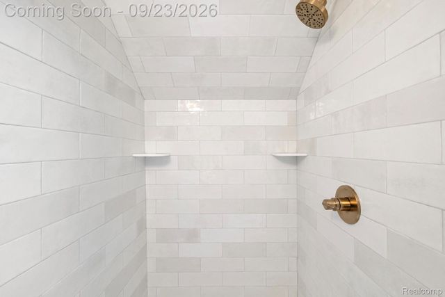 1035 N Vermont Avenue, Royal Oak, MI 48067
