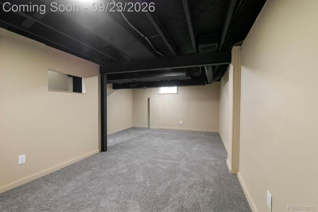 1035 N Vermont Avenue, Royal Oak, MI 48067