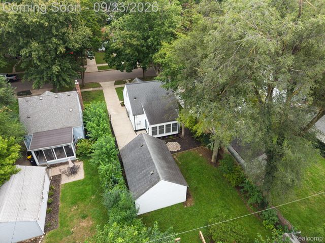 1035 N Vermont Avenue, Royal Oak, MI 48067
