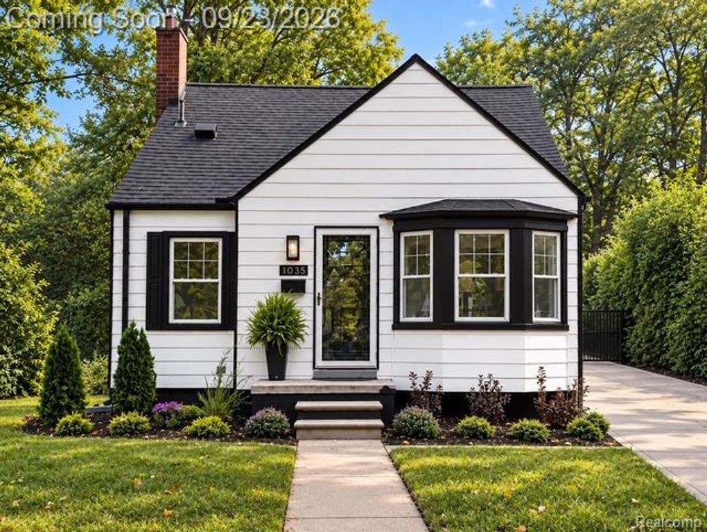 1035 N Vermont Avenue, Royal Oak, MI 48067