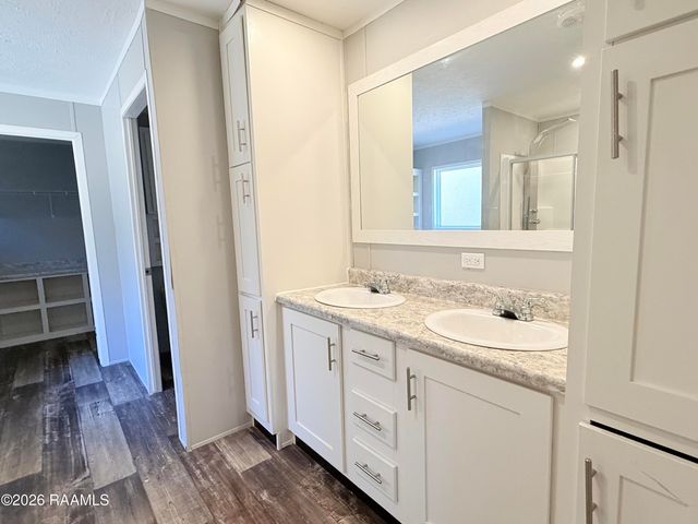 1084 Huval Street, Breaux Bridge, LA 70517