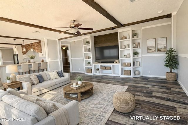 1084 Huval Street, Breaux Bridge, LA 70517