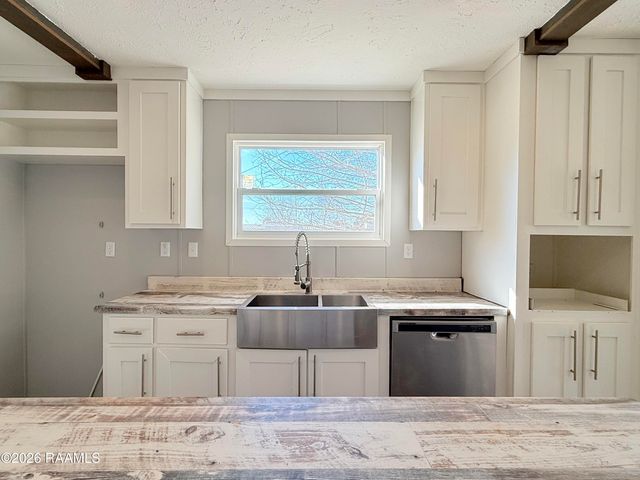 1084 Huval Street, Breaux Bridge, LA 70517