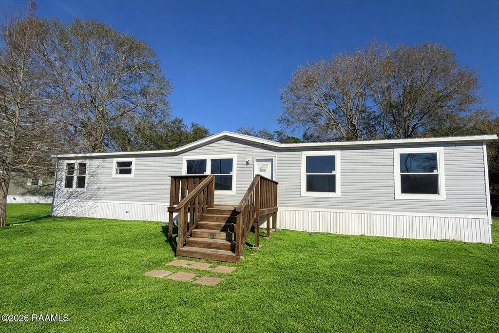 1084 Huval Street, Breaux Bridge, LA 70517