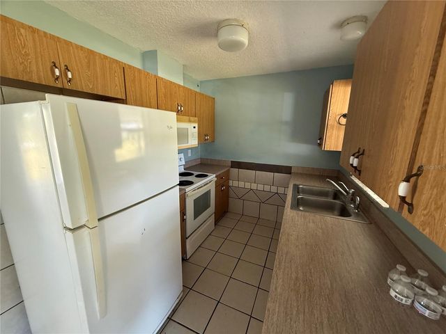 15816 MULLINS BOULEVARD, Umatilla, FL 32784