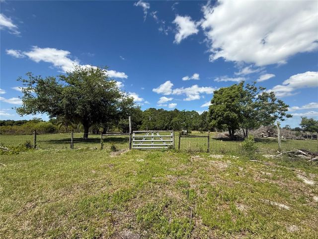 15816 MULLINS BOULEVARD, Umatilla, FL 32784