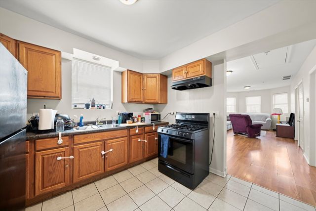 1022 N Leamington Avenue, Chicago, IL 60651