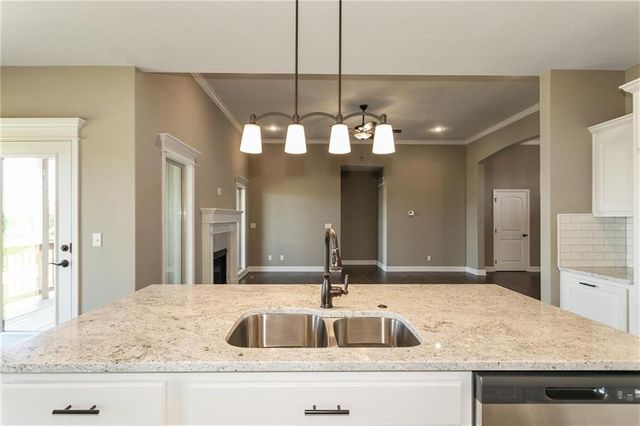 8895 N Monroe Avenue, Kansas City, MO 64156