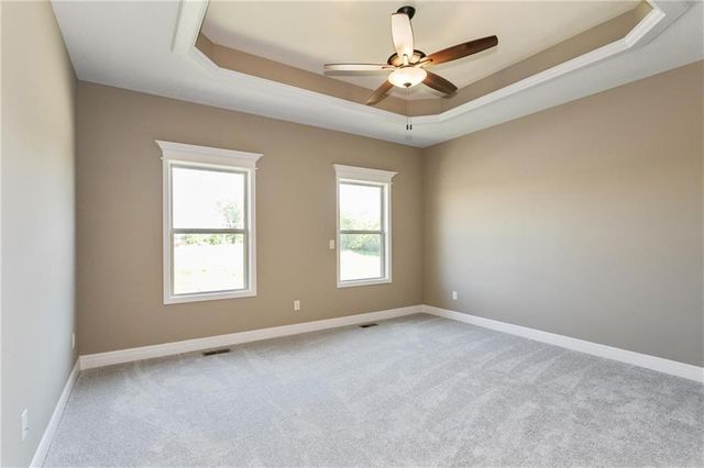 8895 N Monroe Avenue, Kansas City, MO 64156